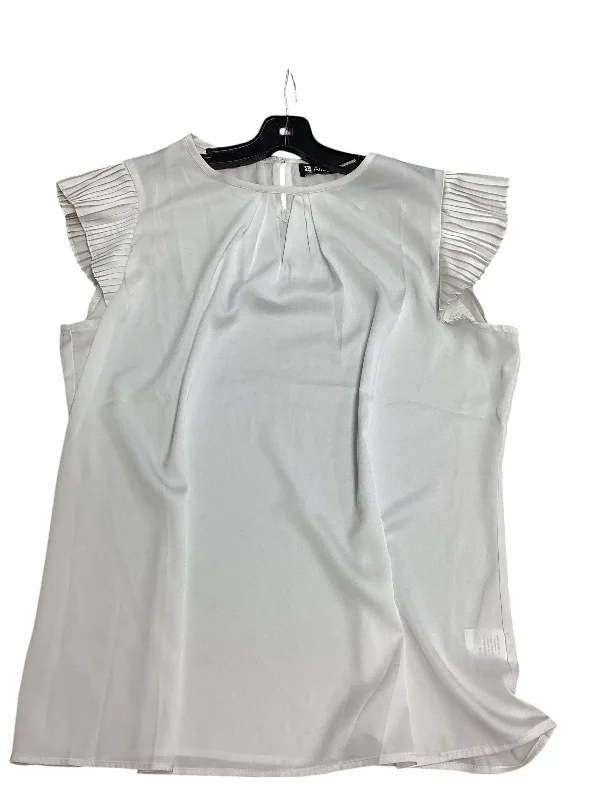 Top Short Sleeve By Allen Allen In White, Size: L