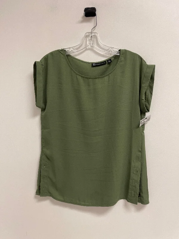 Top Short Sleeve By New York And Co In Green, Size: Xs